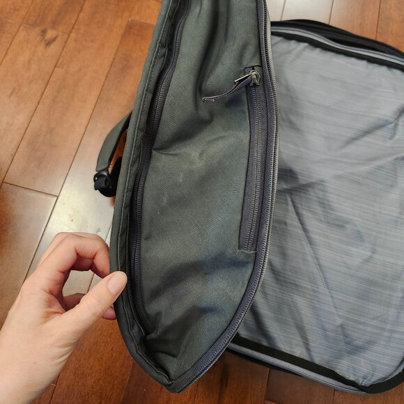 Arcteryx Blade 20 laptop commuter backpack in gray - Picture 10 of 11